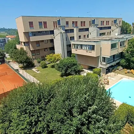 Solaris Con Piscina A Apartment *